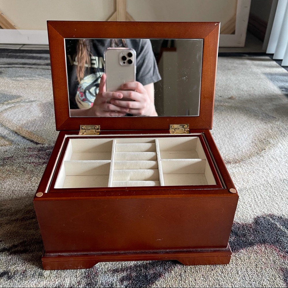 Jewelry Box - Picture 2 of 10